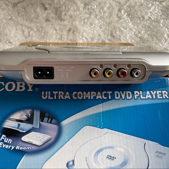 Coby Ultra Compact DVD Player - Picture 7 of 7